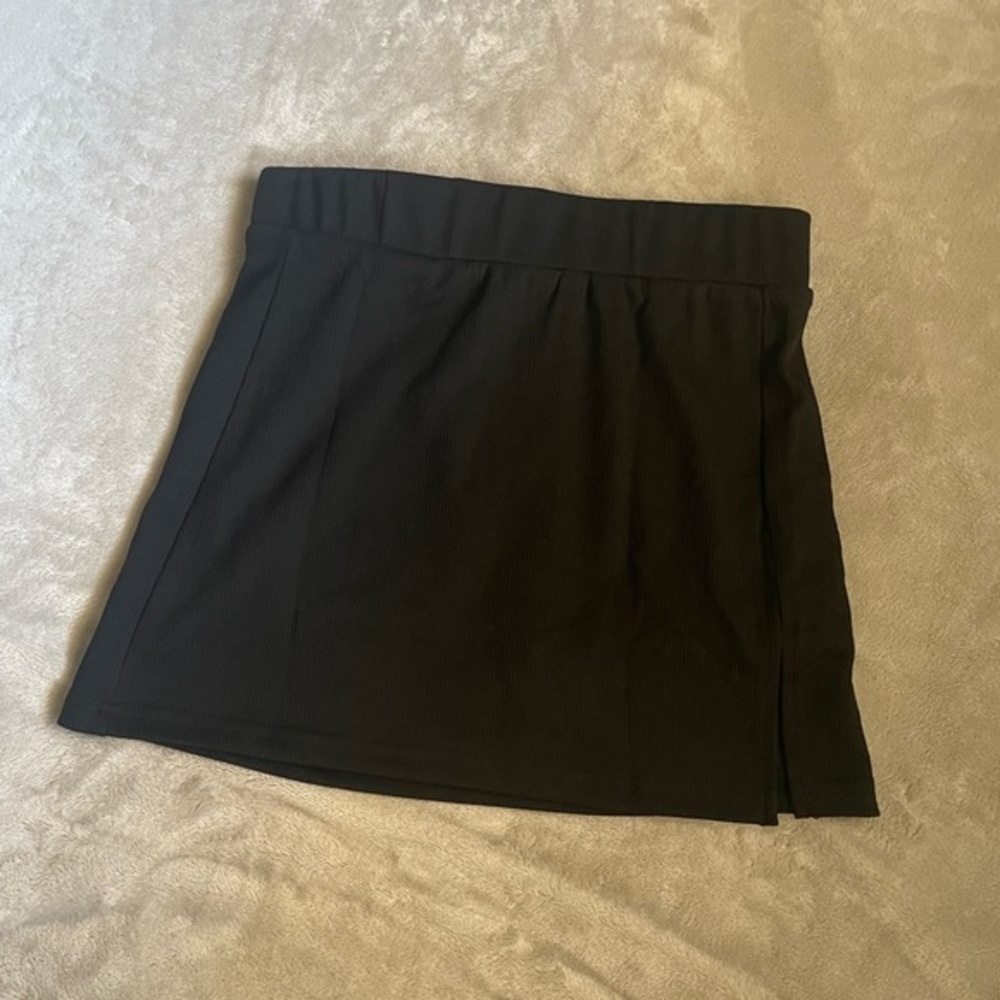 NWOT Slit Thigh Black Skort